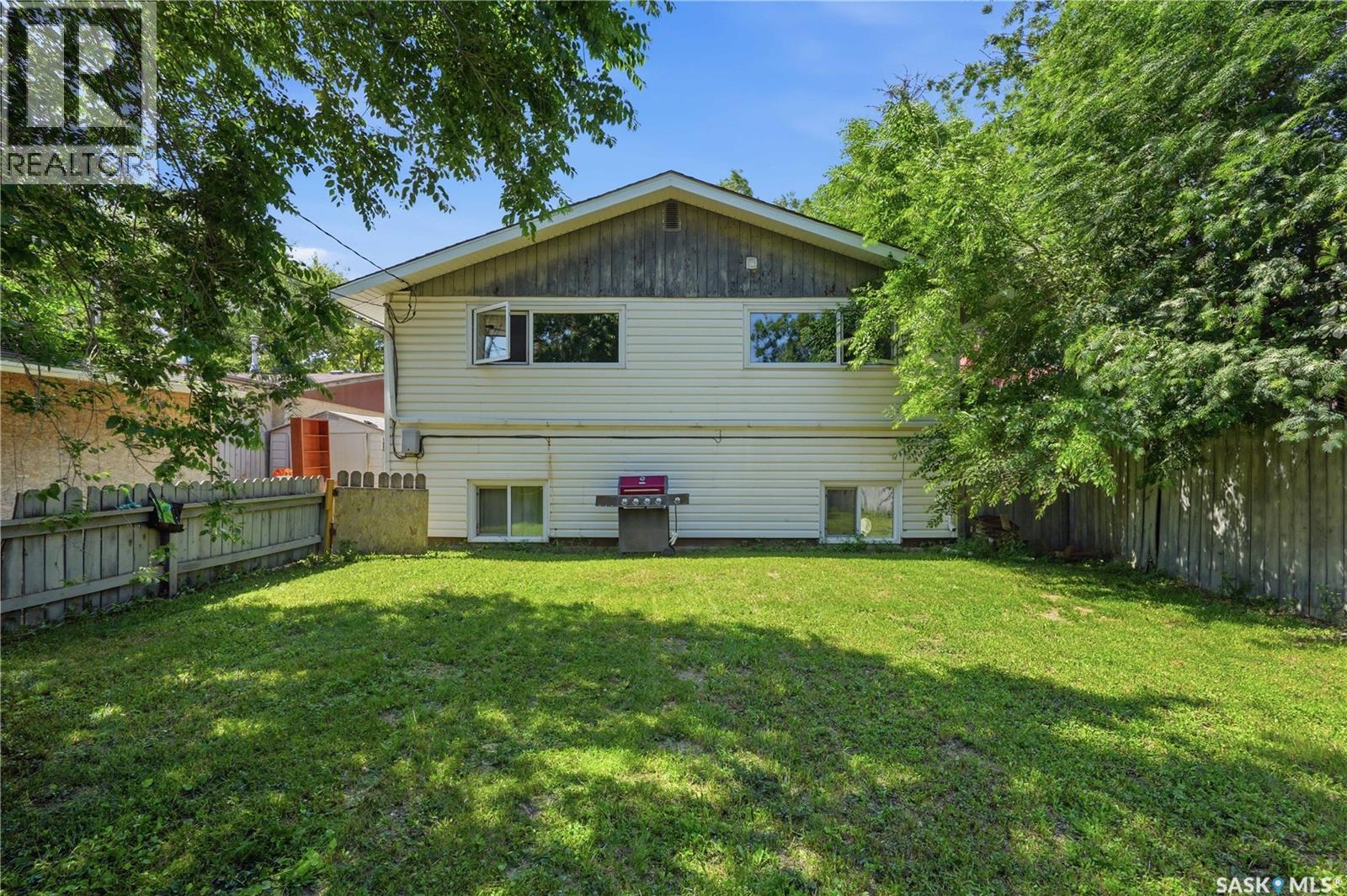 2525 McPherson AVENUE - 51