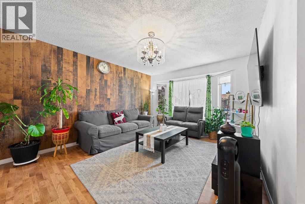 143 Castlebrook Rise NE - 5