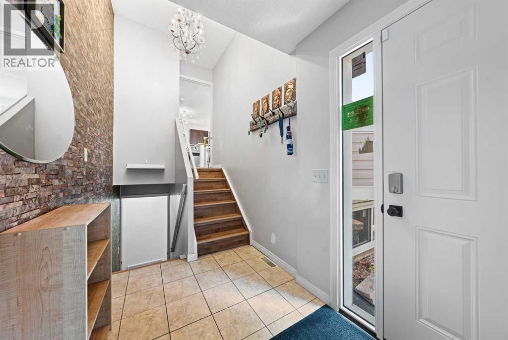 143 Castlebrook Rise NE - 4