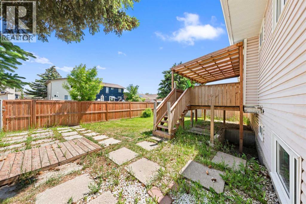 143 Castlebrook Rise NE - 22