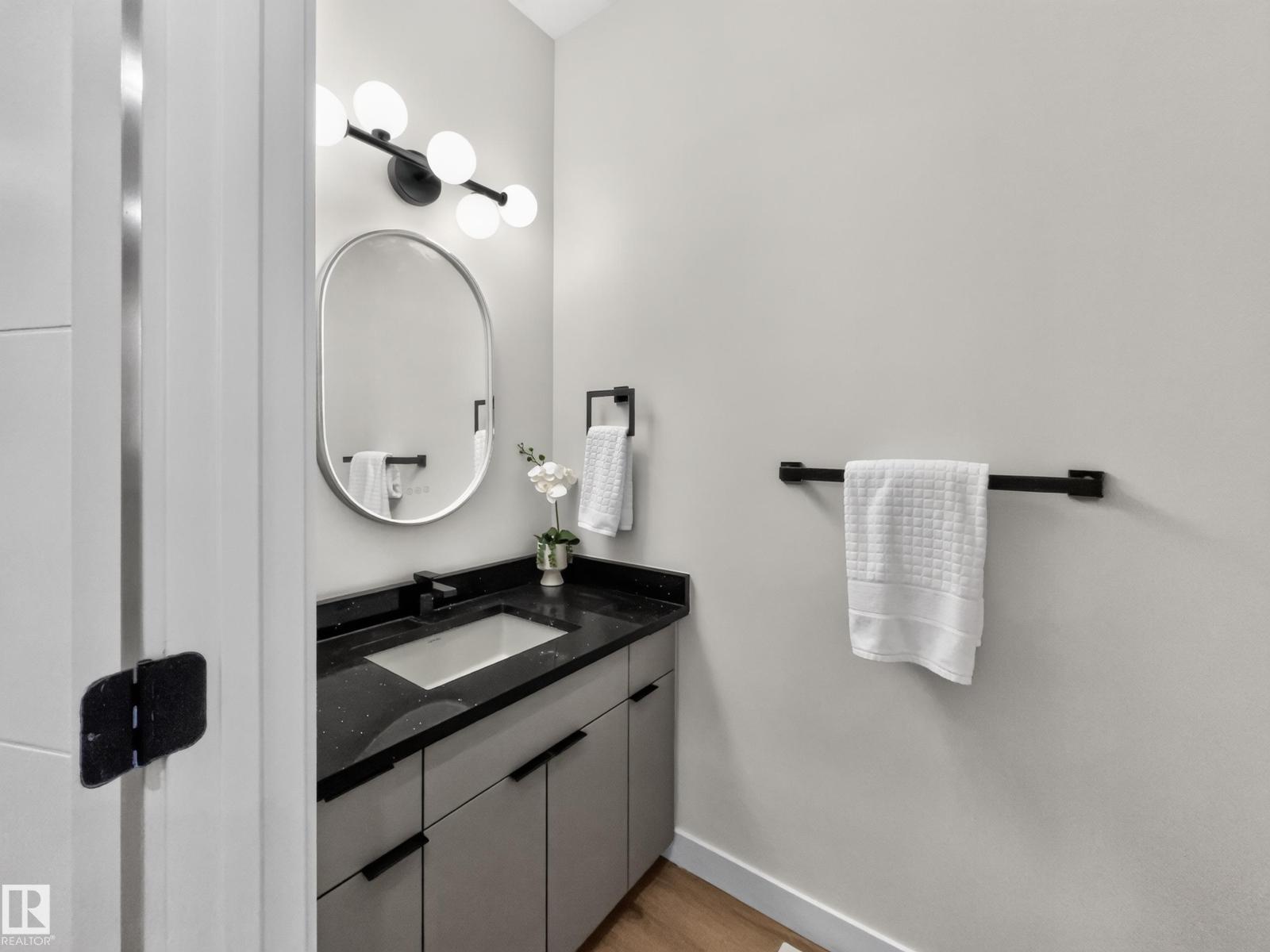 8711 149 ST NW - 10