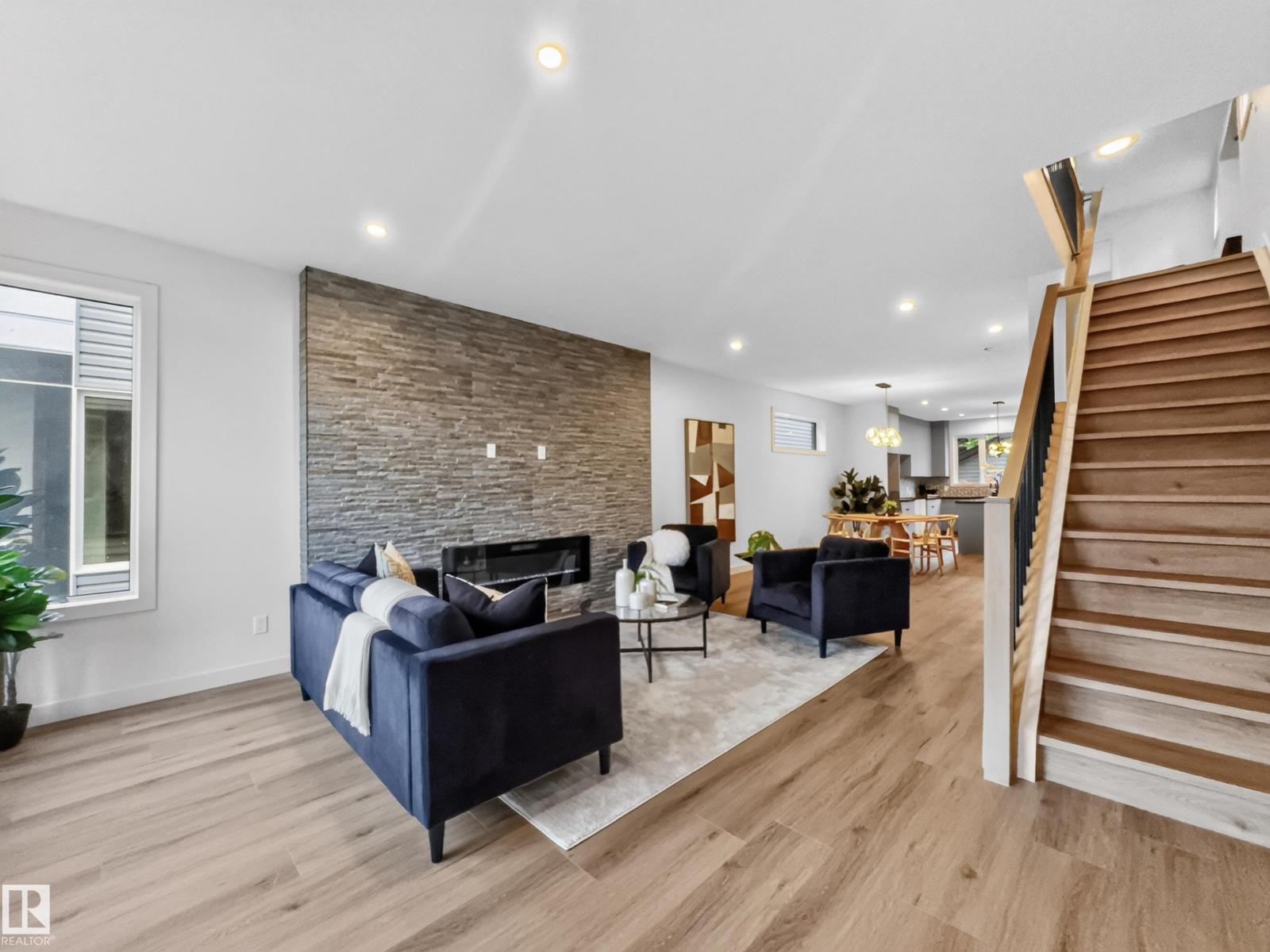 8711 149 ST NW - 13
