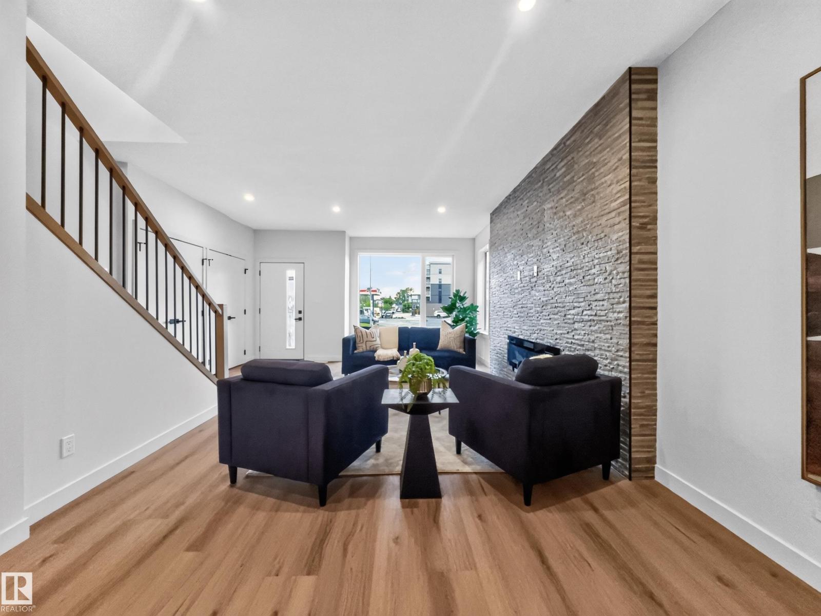 8711 149 ST NW - 14
