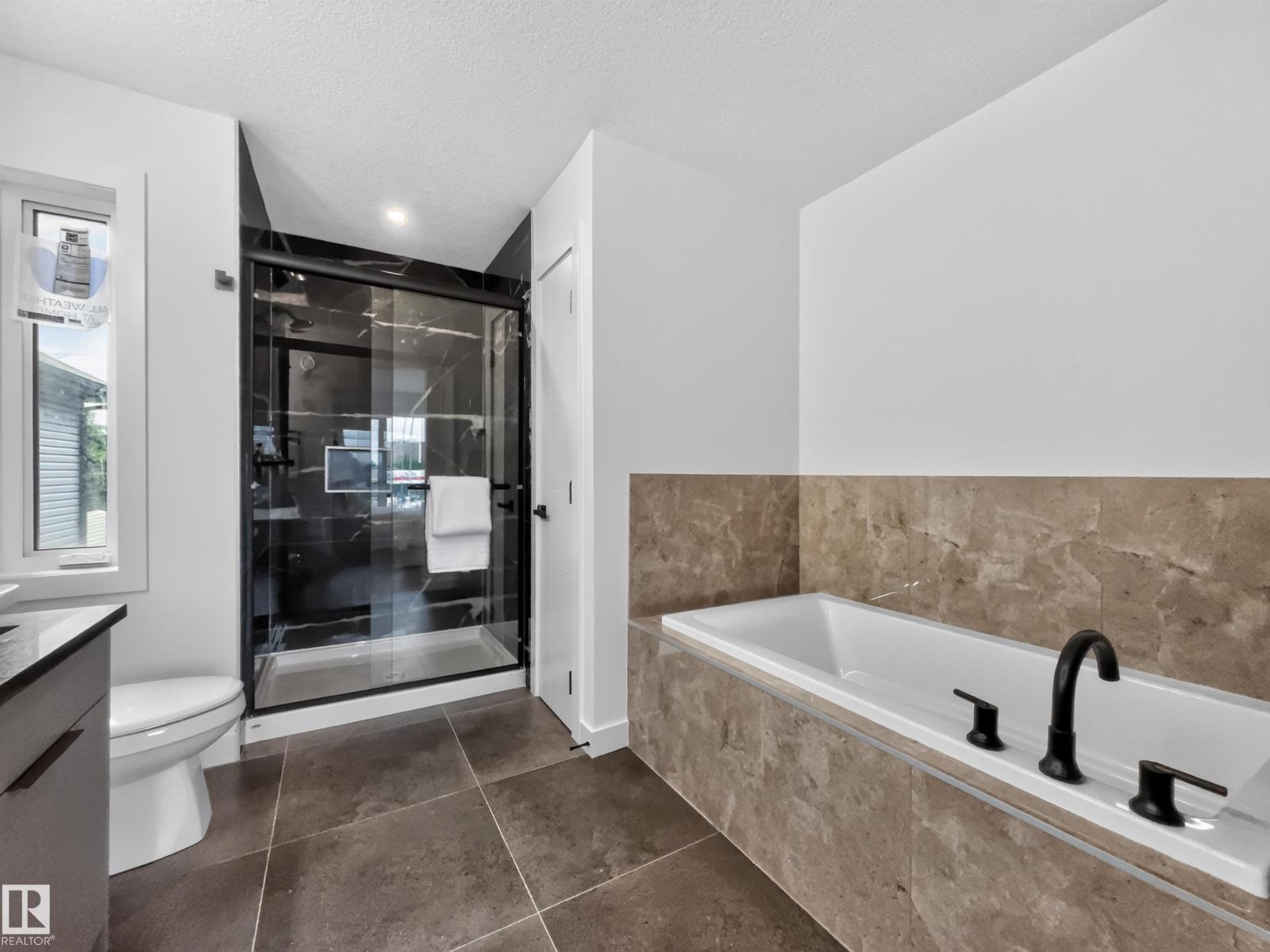 8711 149 ST NW - 31