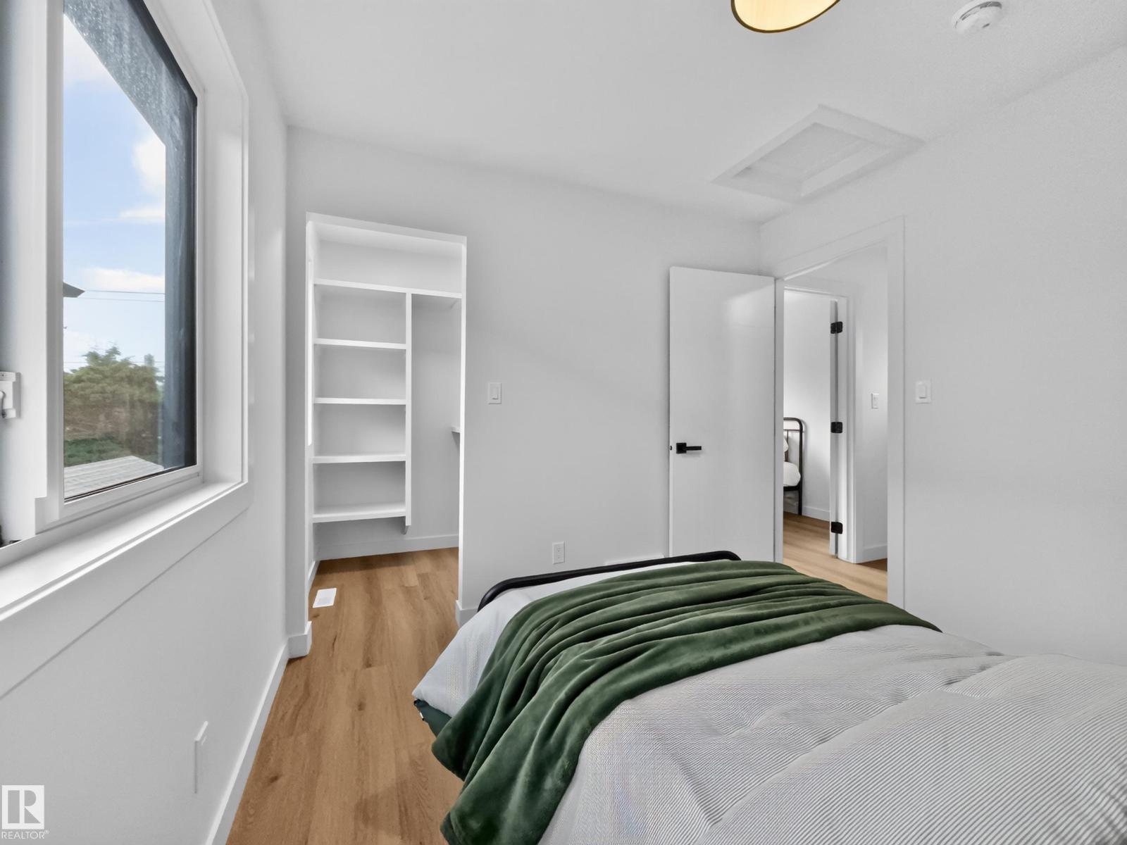 8711 149 ST NW - 40