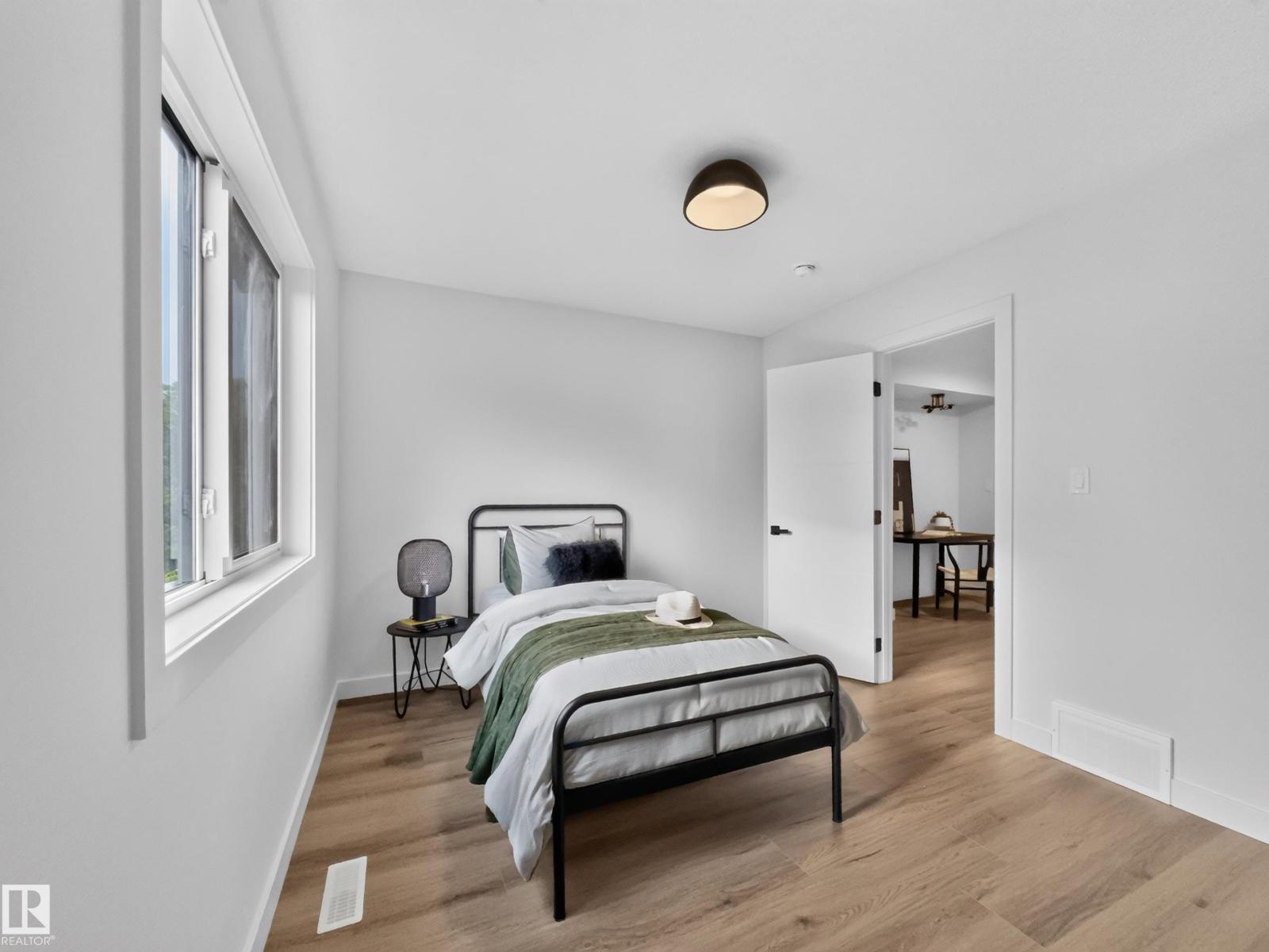 8711 149 ST NW - 44