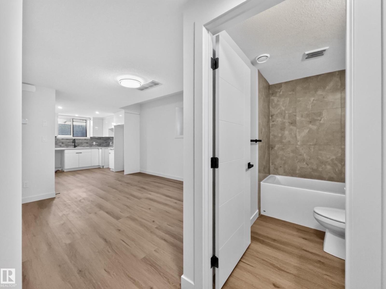 8711 149 ST NW - 47