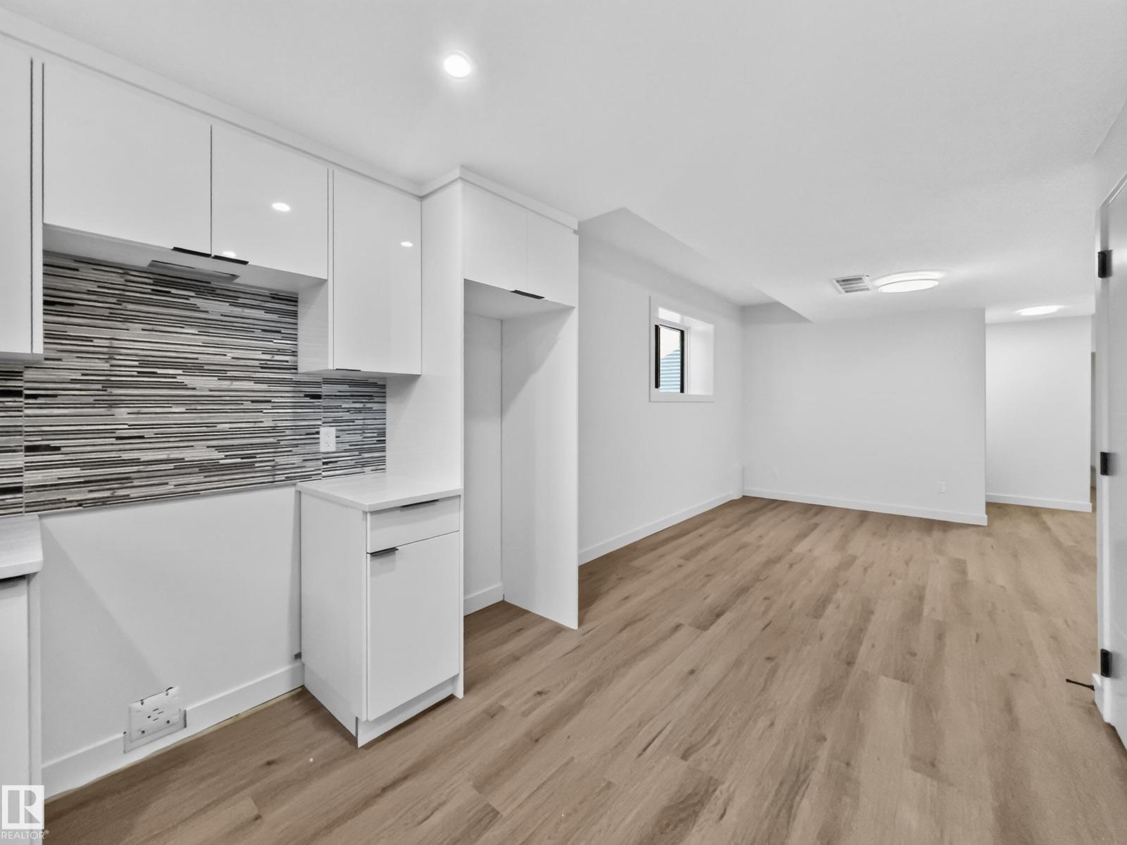 8711 149 ST NW - 50