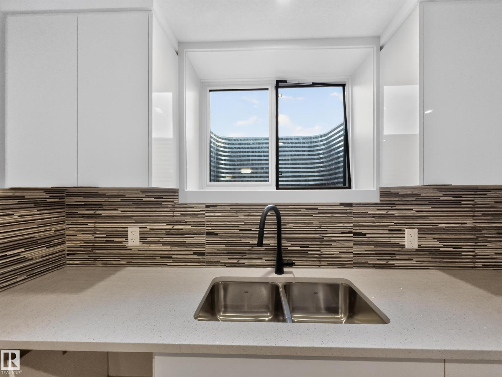 8711 149 ST NW - 52
