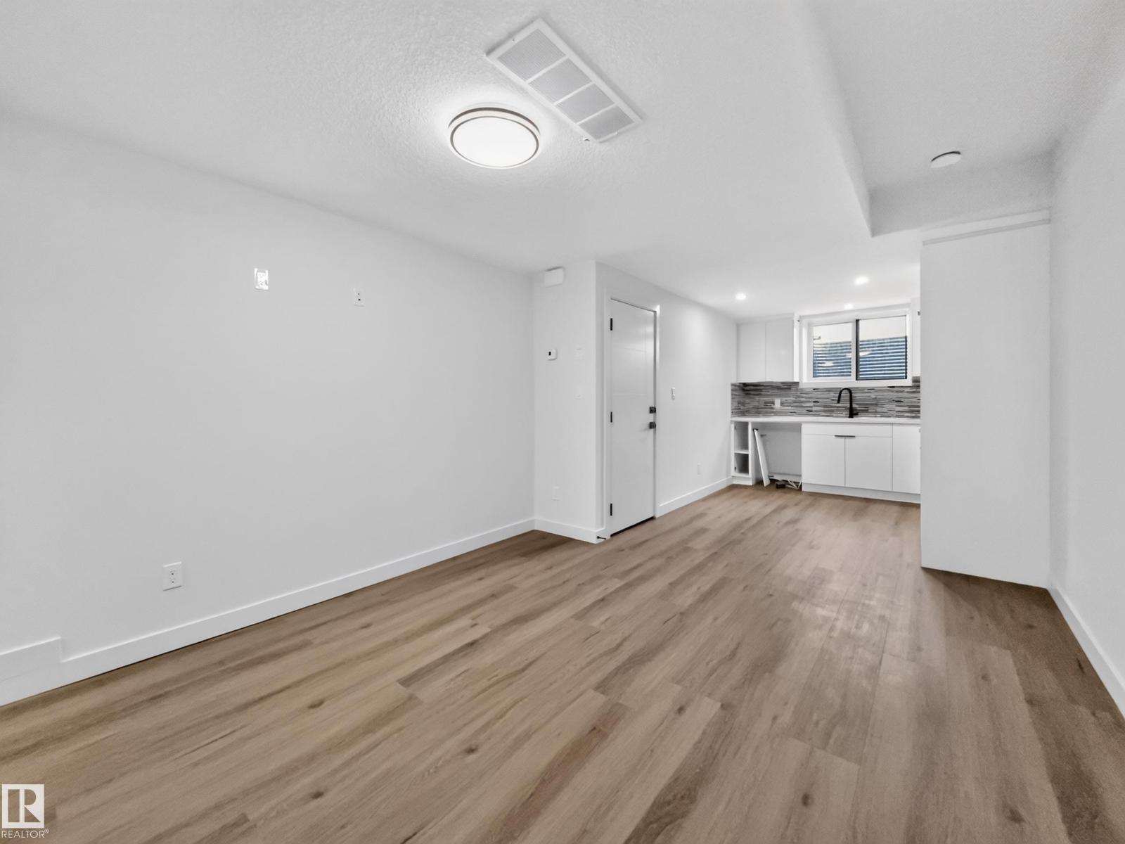 8711 149 ST NW - 55