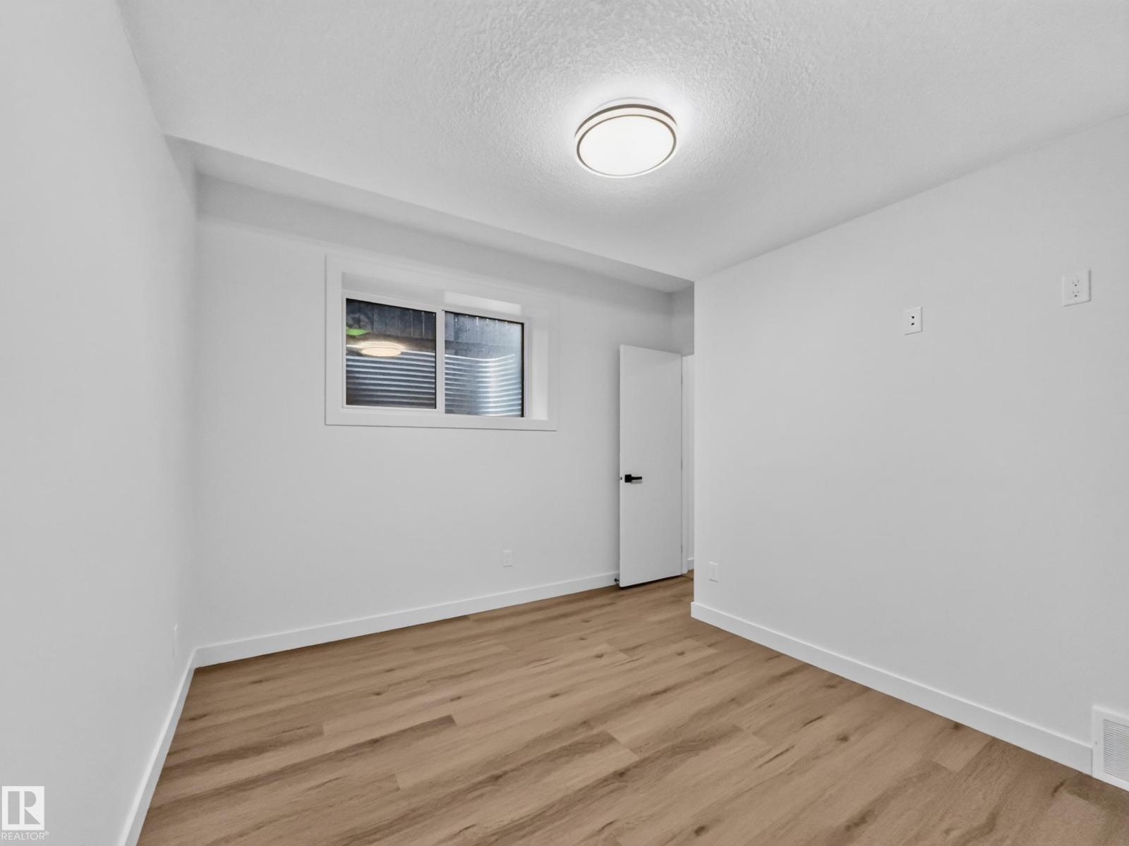 8711 149 ST NW - 61