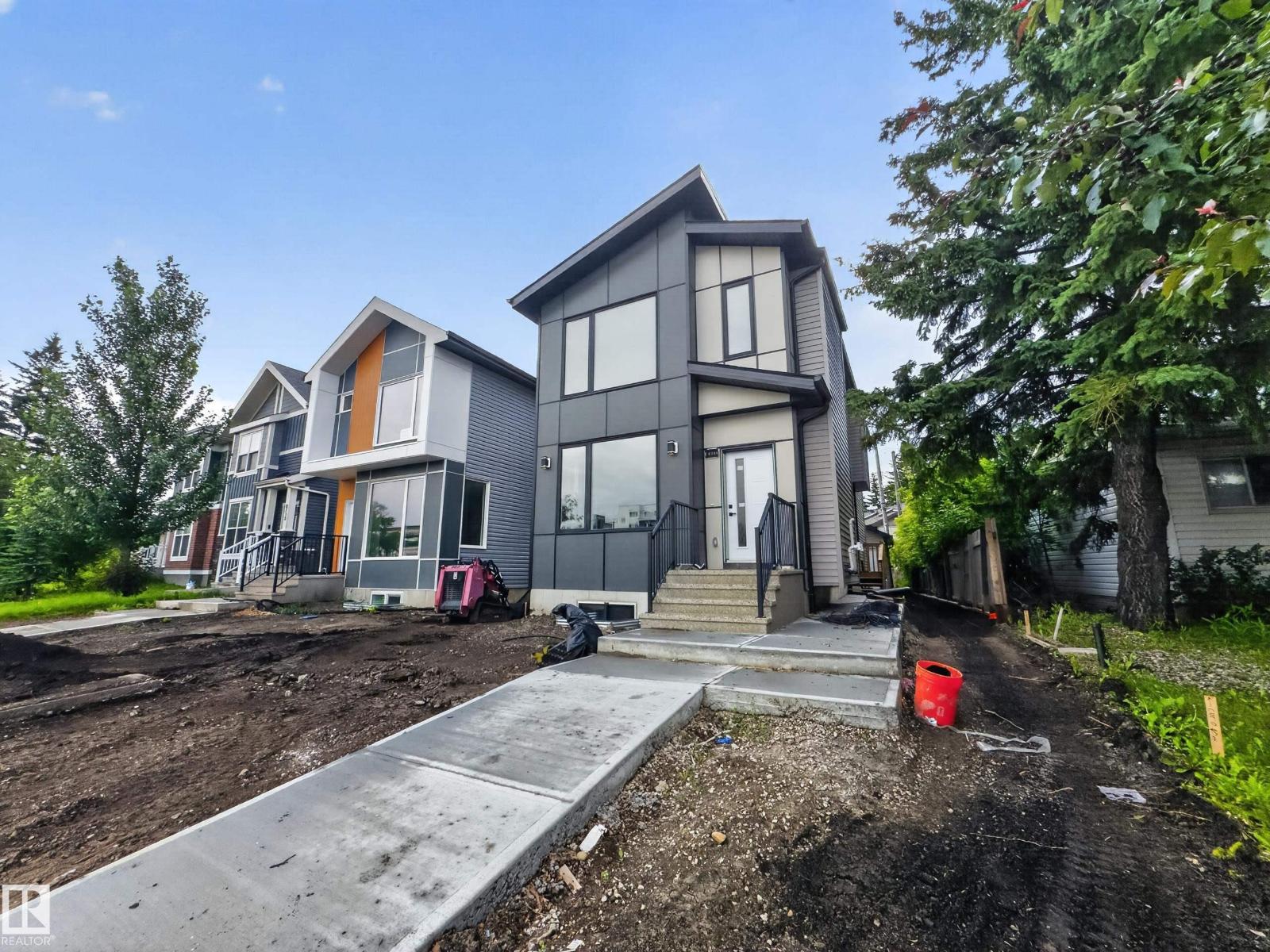 8711 149 ST NW - 66