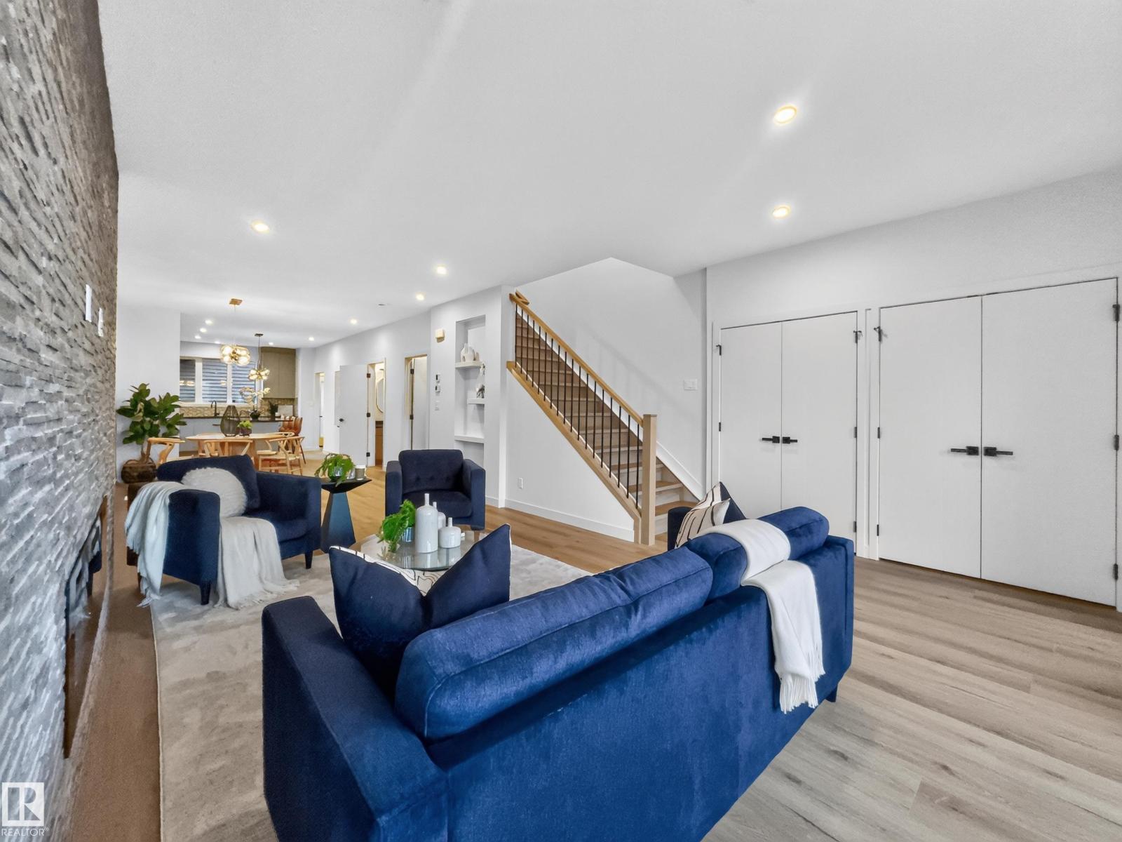 8711 149 ST NW - 8