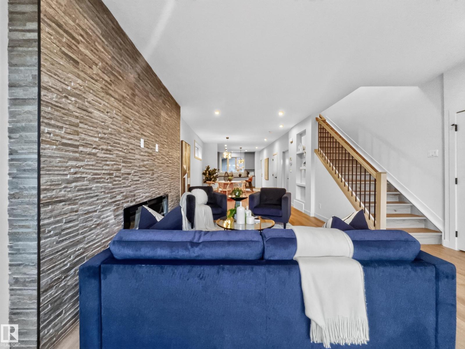 8711 149 ST NW - 9