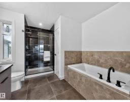 8711 149 St Nw, Edmonton, AB T5R1B5 Photo 31