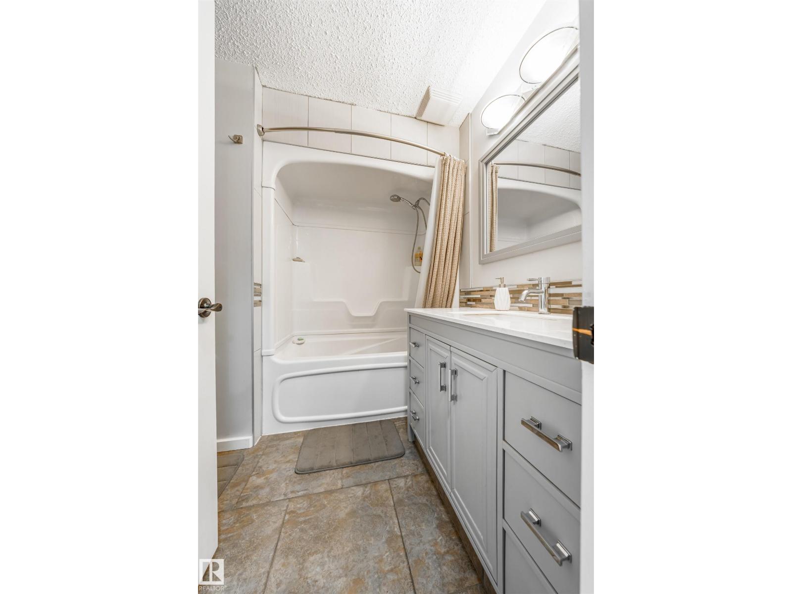 2437 89 ST NW - 12