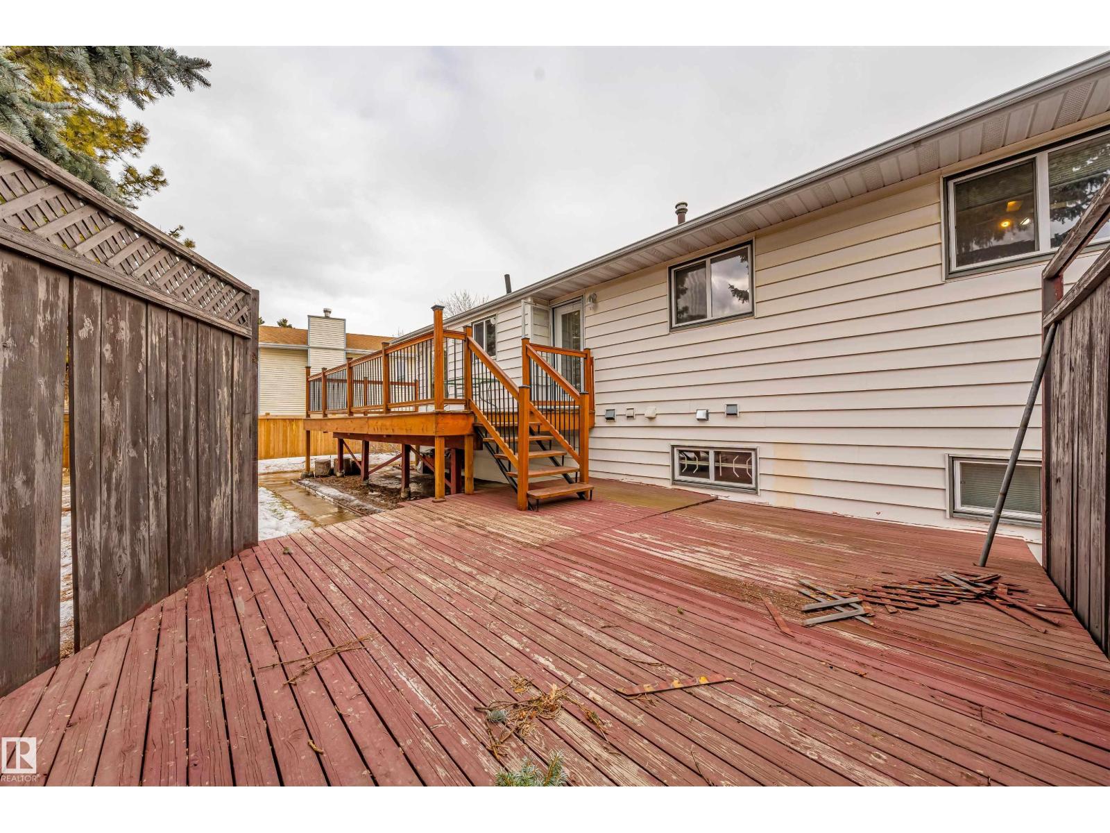 2437 89 ST NW - 27