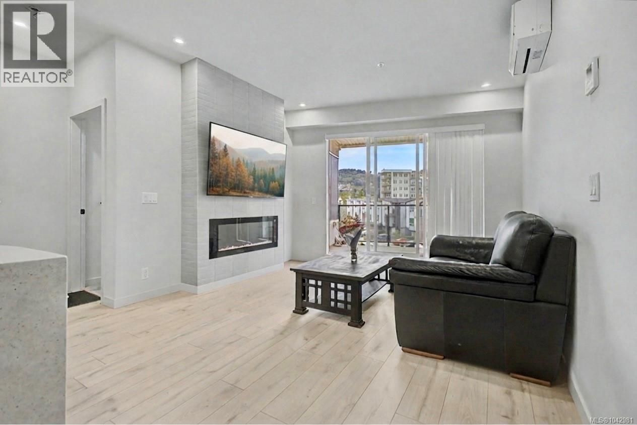 #304 947 Whirlaway Cres - 6