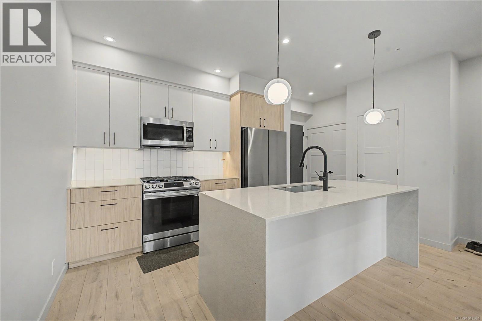 #304 947 Whirlaway Cres - 9