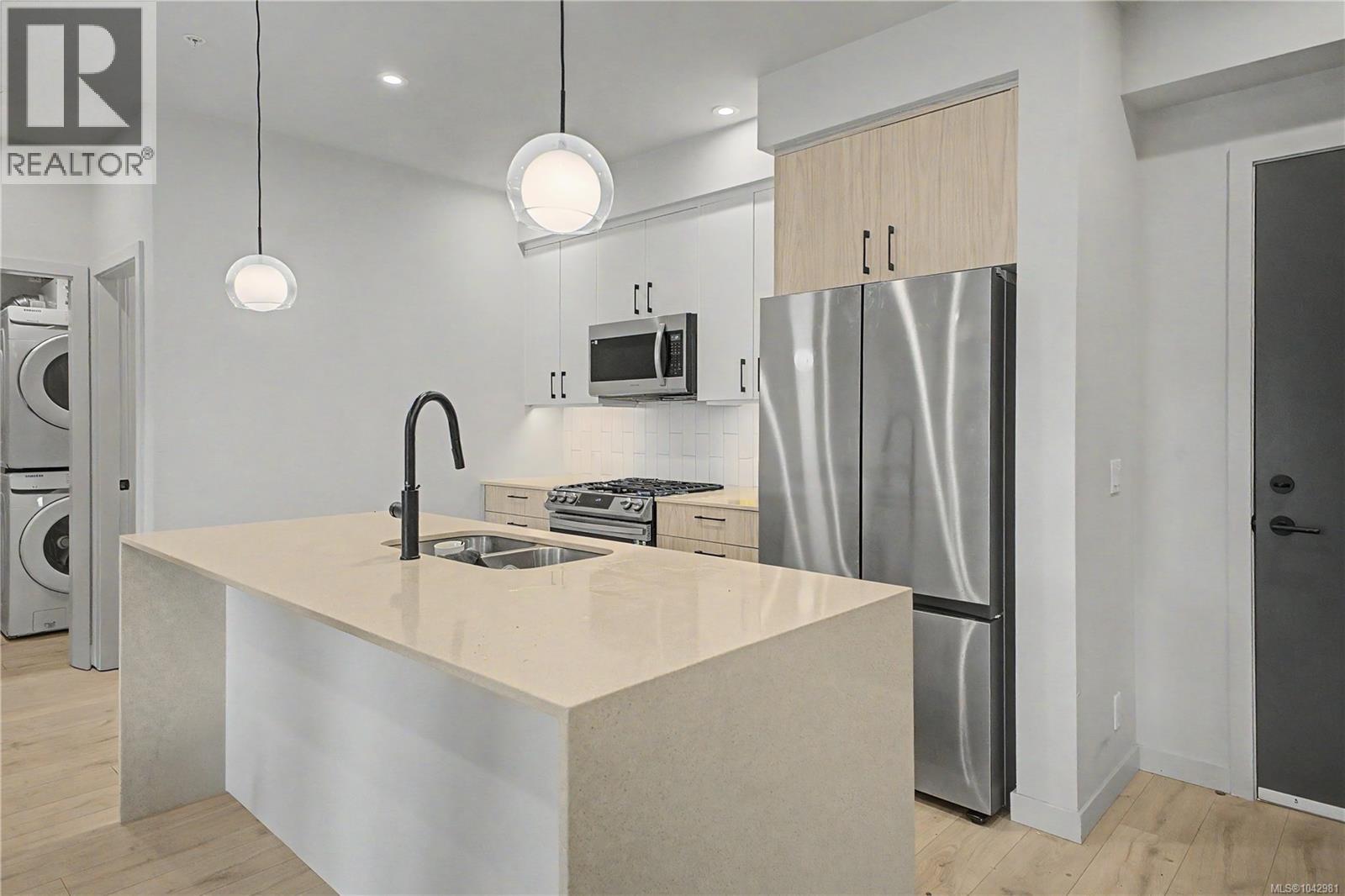 #304 947 Whirlaway Cres - 8