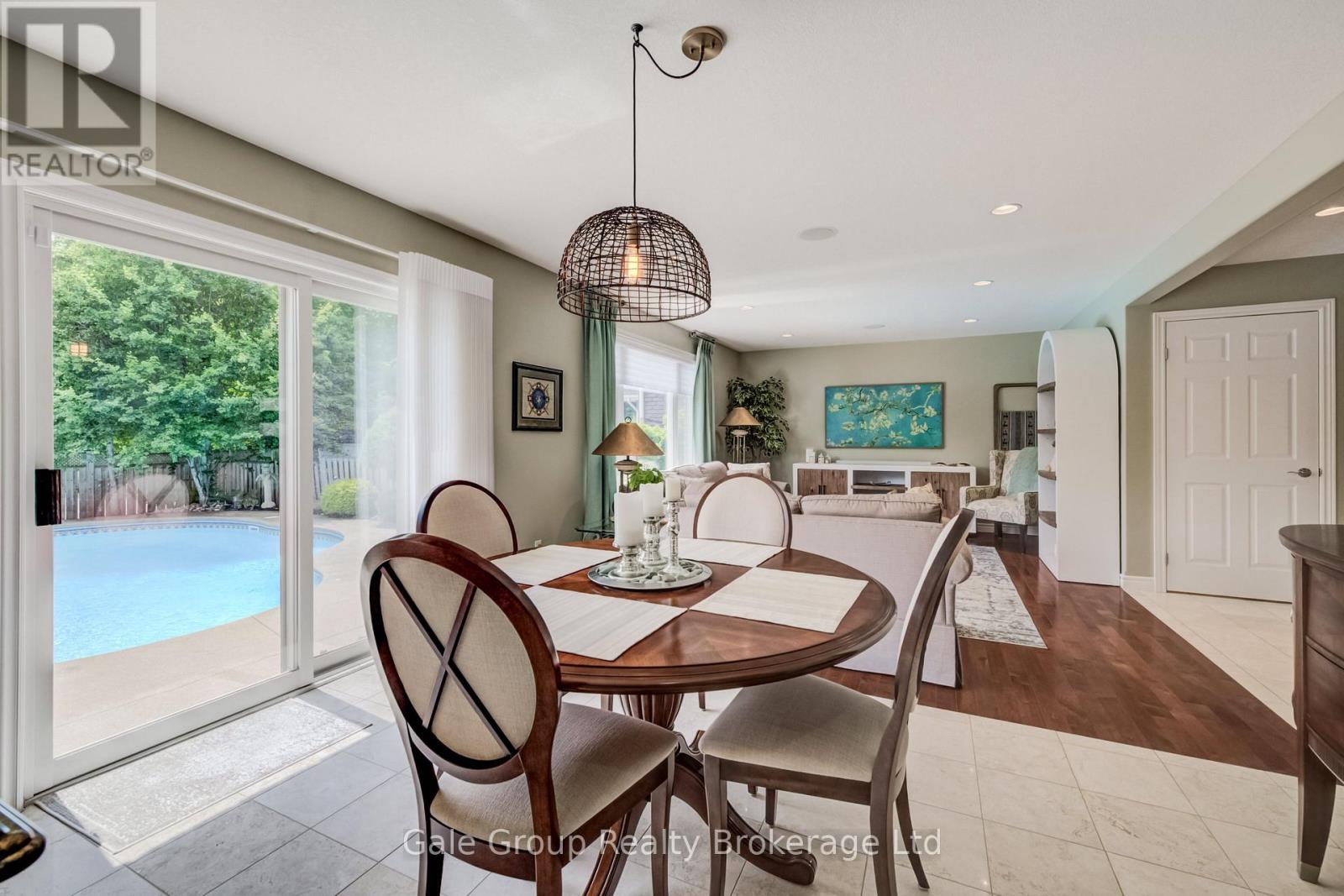 472 LAKEVIEW DRIVE - 11