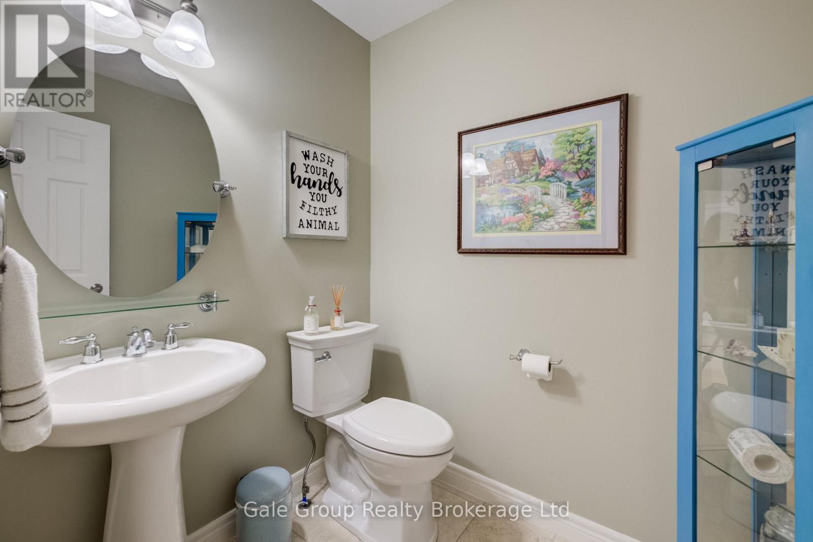 472 LAKEVIEW DRIVE - 18