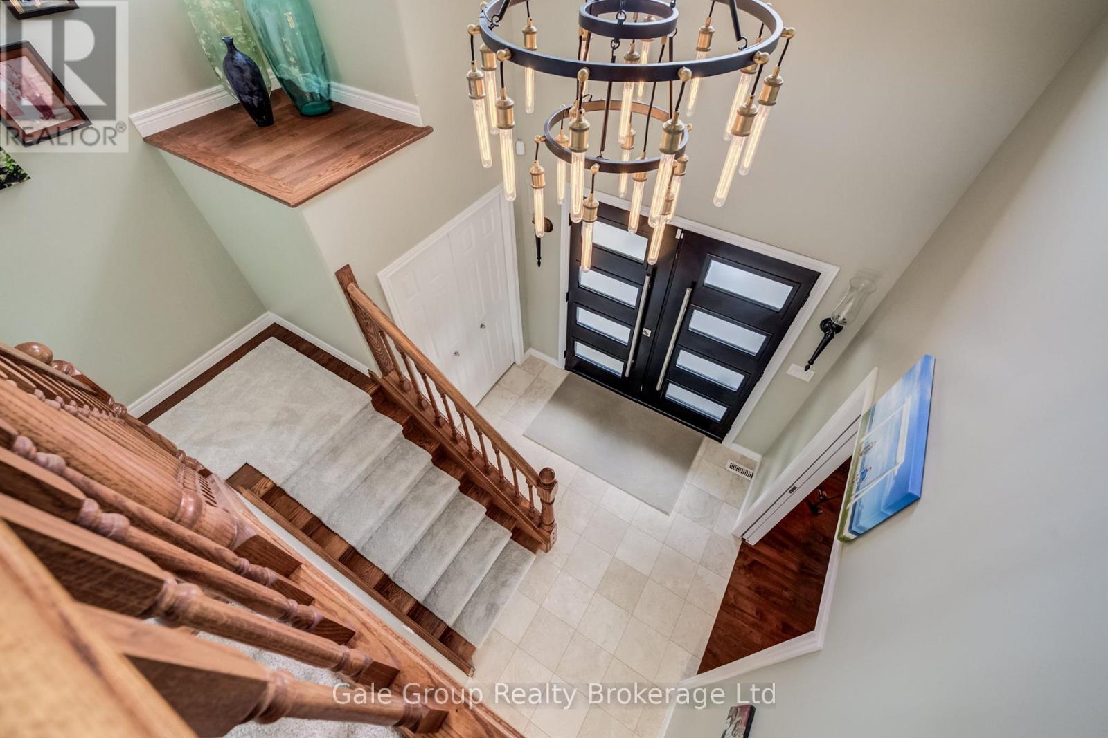 472 LAKEVIEW DRIVE - 19
