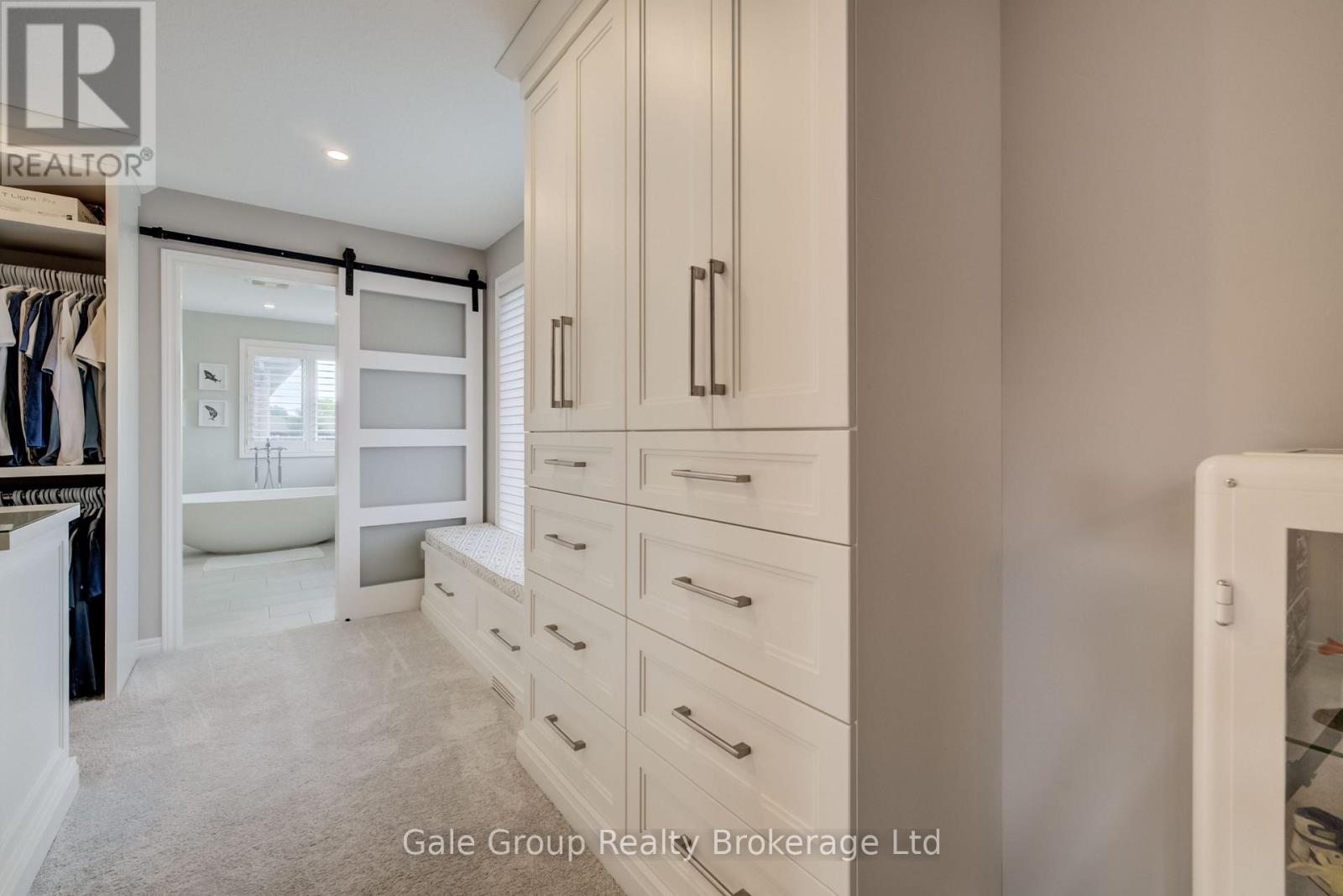 472 LAKEVIEW DRIVE - 22