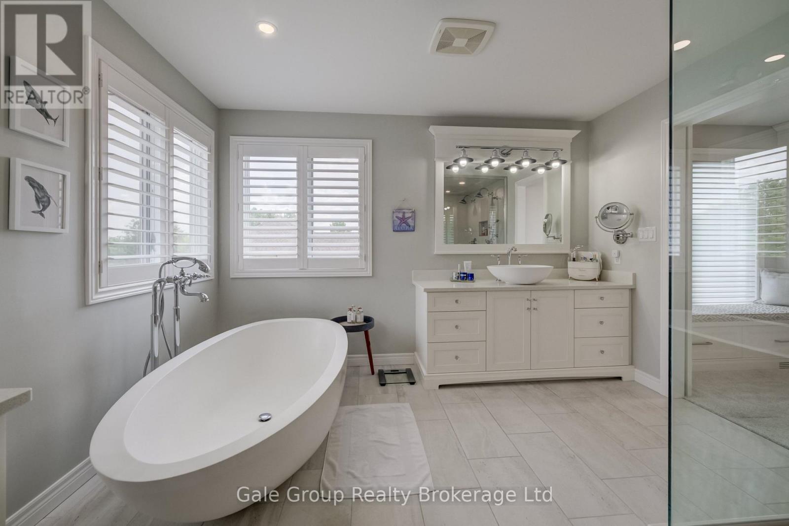 472 LAKEVIEW DRIVE - 27