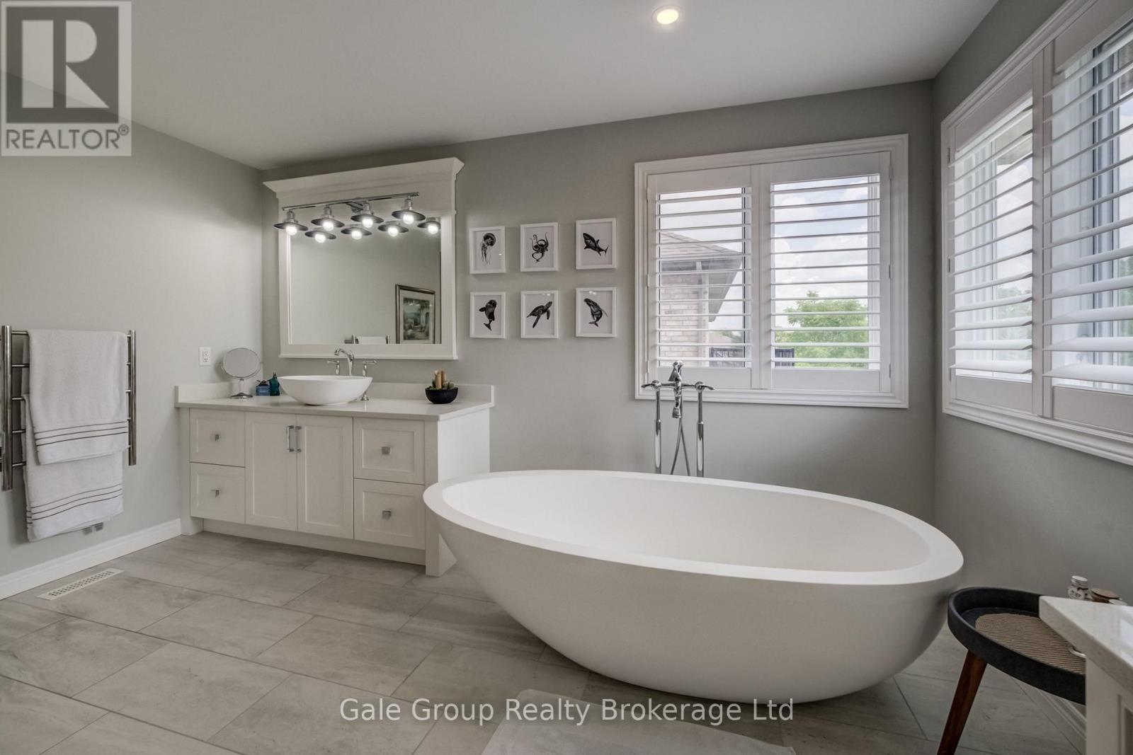 472 LAKEVIEW DRIVE - 28