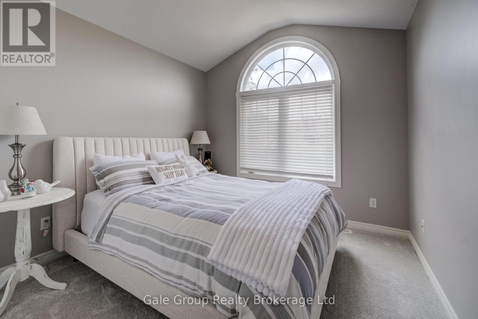472 LAKEVIEW DRIVE - 29