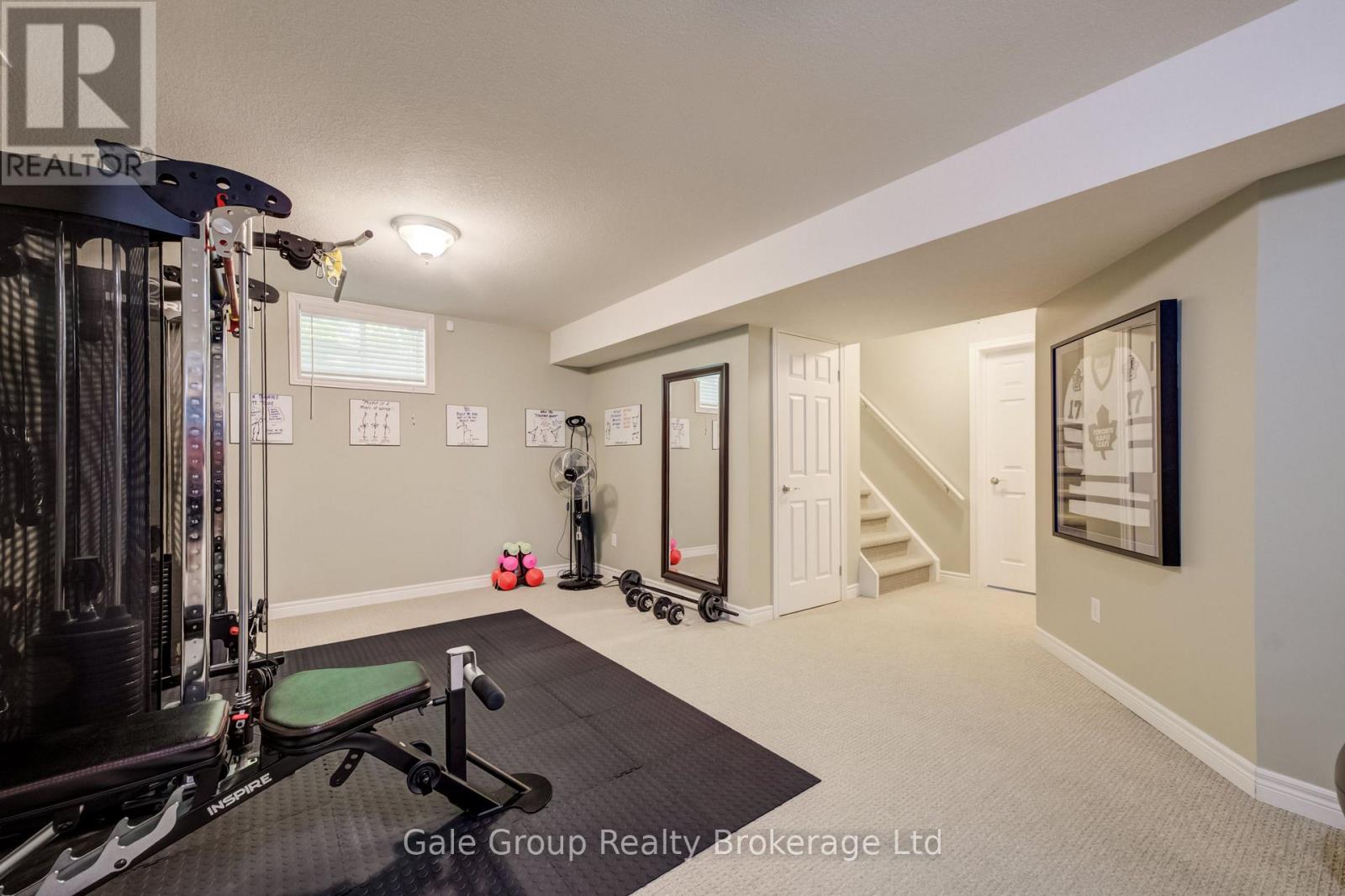 472 LAKEVIEW DRIVE - 32