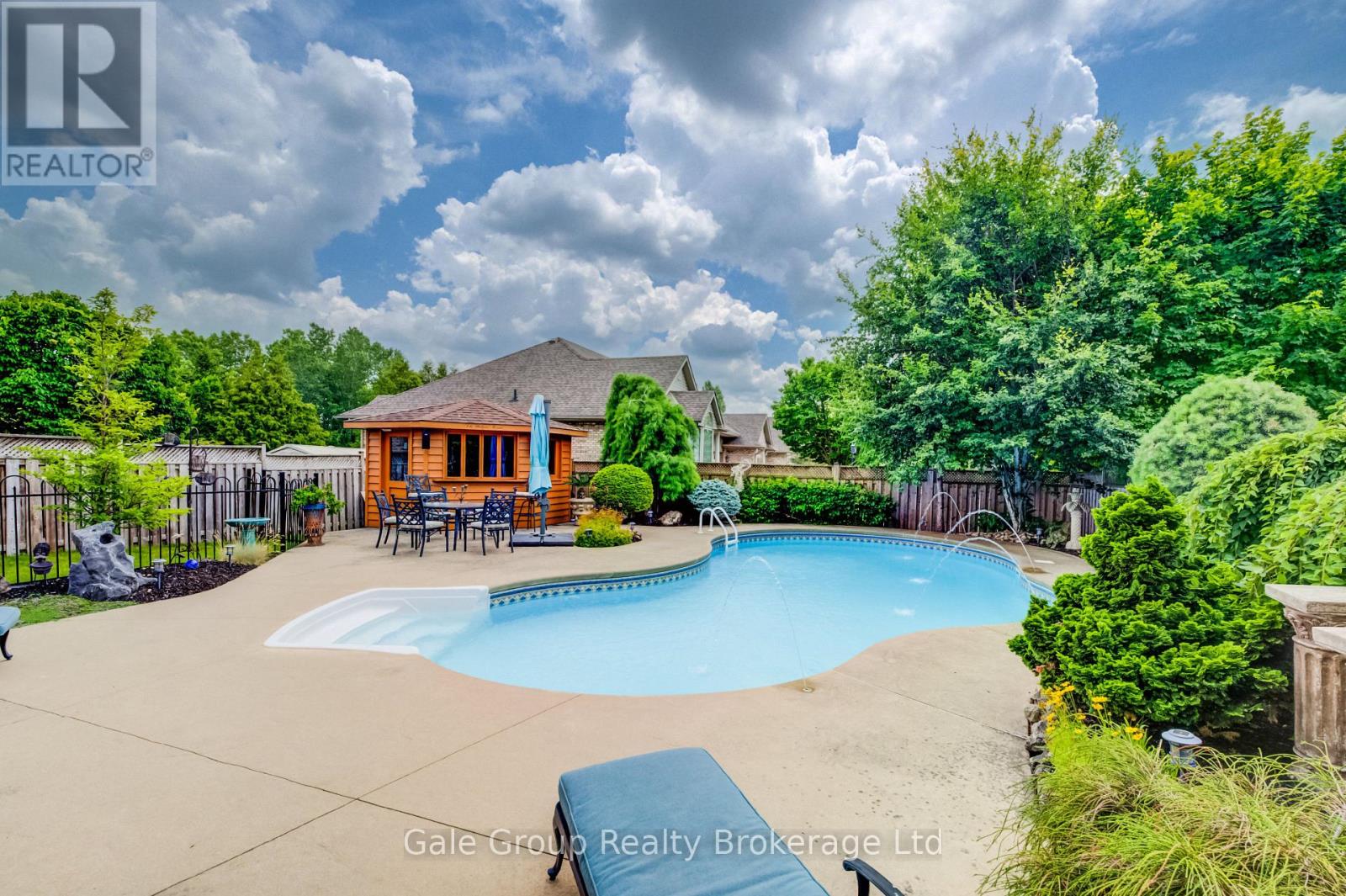 472 LAKEVIEW DRIVE - 41