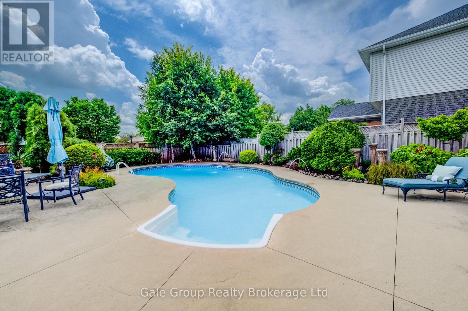 472 LAKEVIEW DRIVE - 42