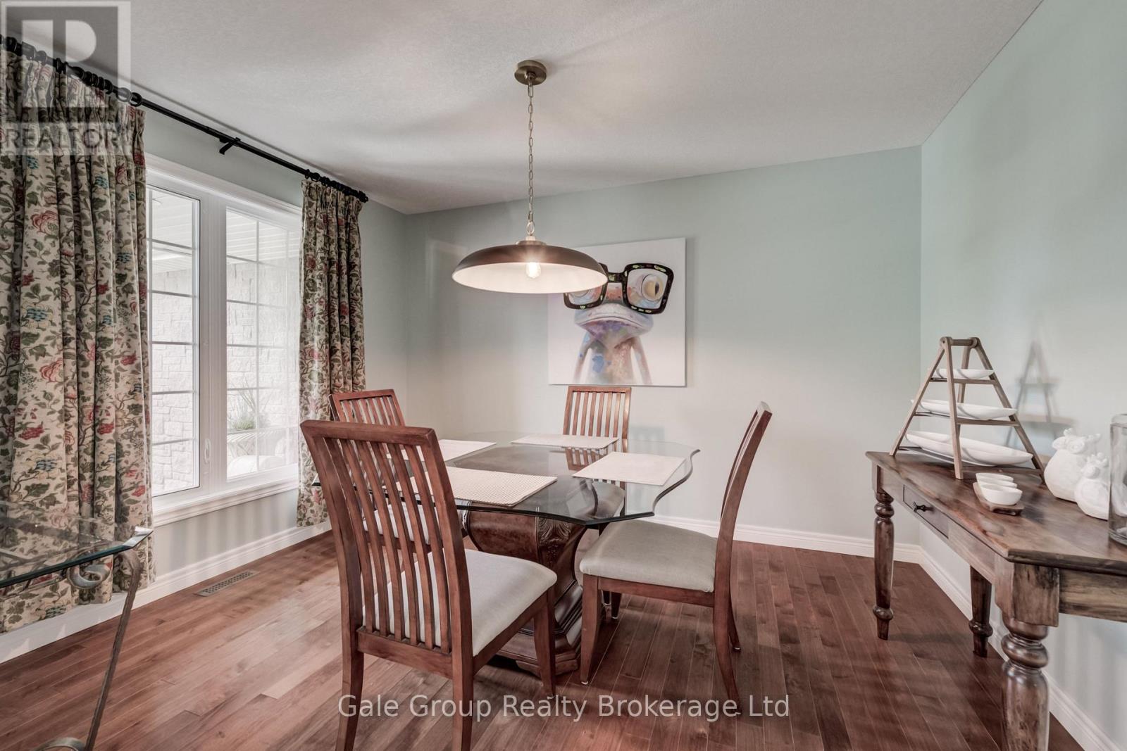 472 LAKEVIEW DRIVE - 6