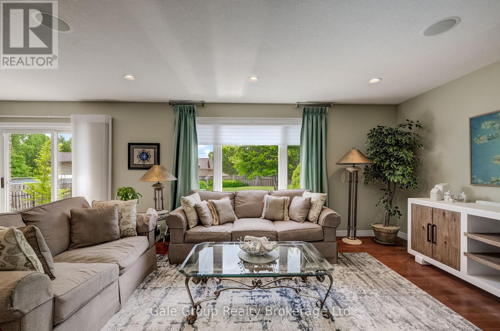 472 LAKEVIEW DRIVE - 7