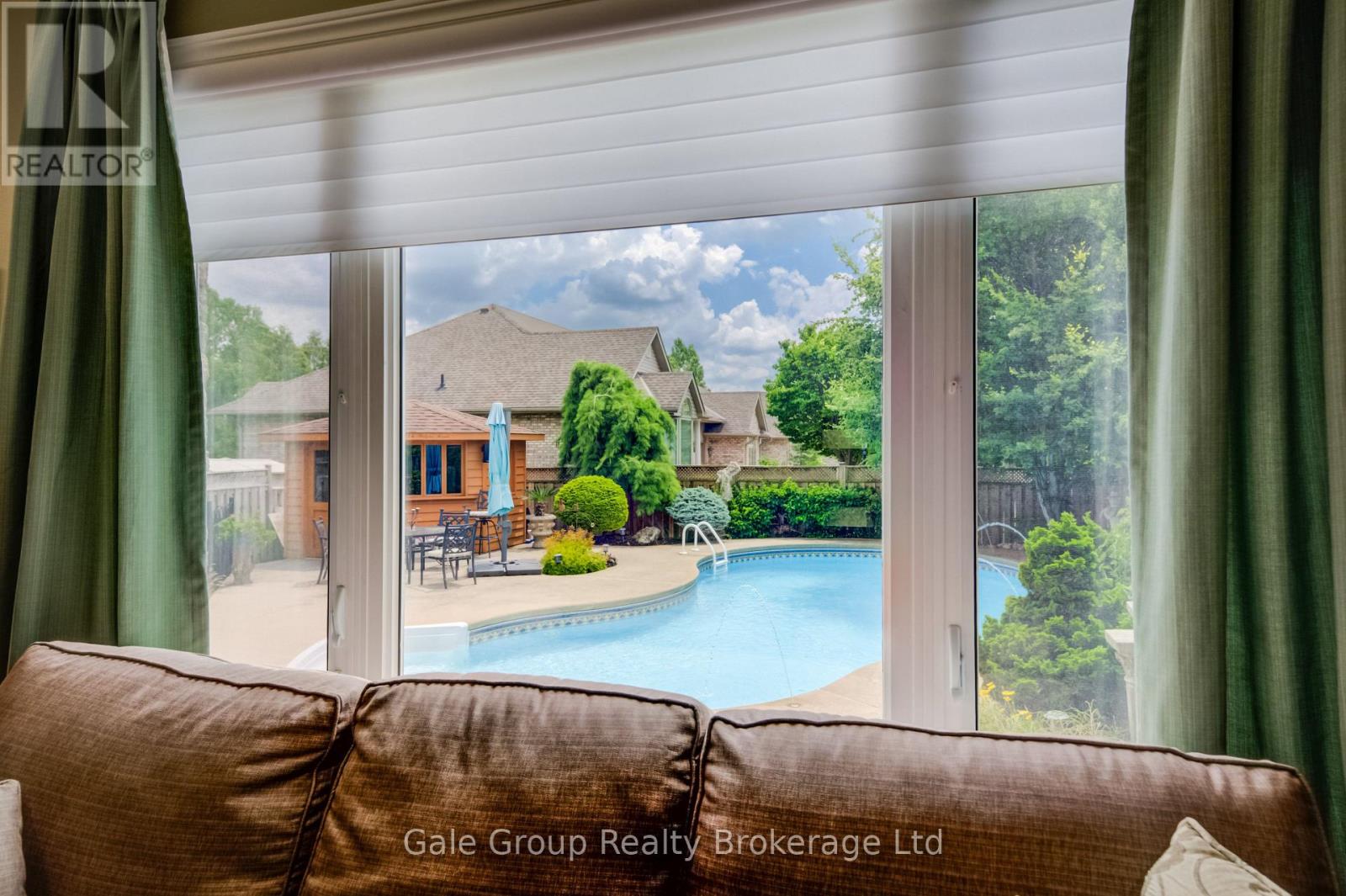 472 LAKEVIEW DRIVE - 9