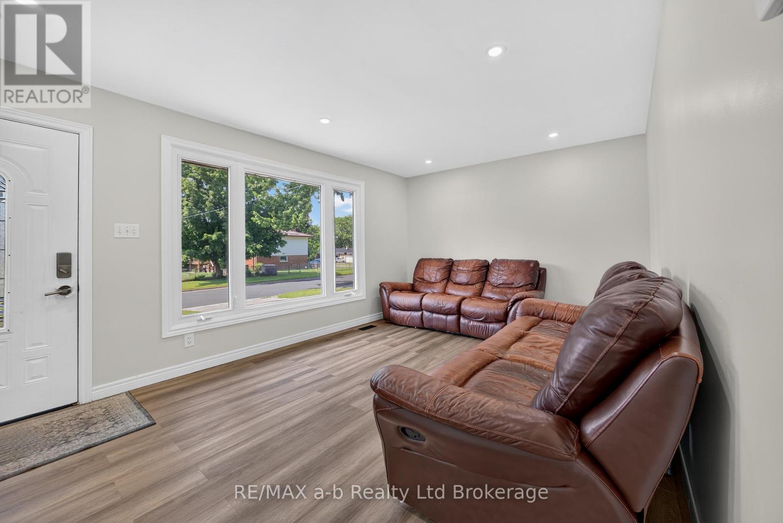 7 MARCHANT STREET - 13