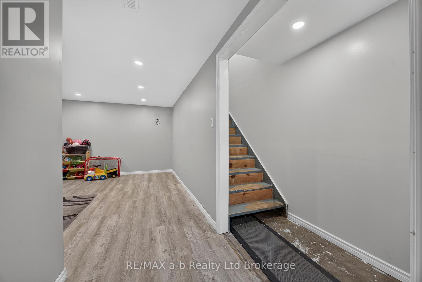 7 MARCHANT STREET - 22