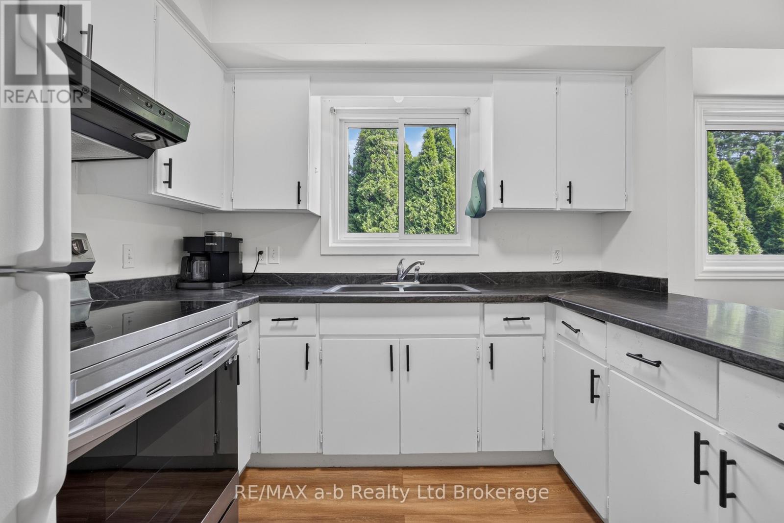 7 MARCHANT STREET - 8