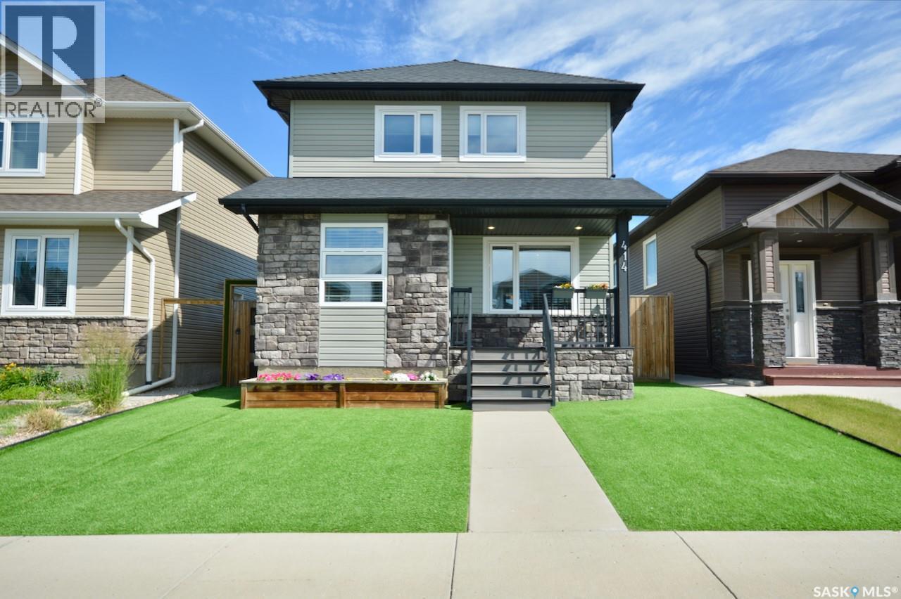 414 Veltkamp CRESCENT - 1