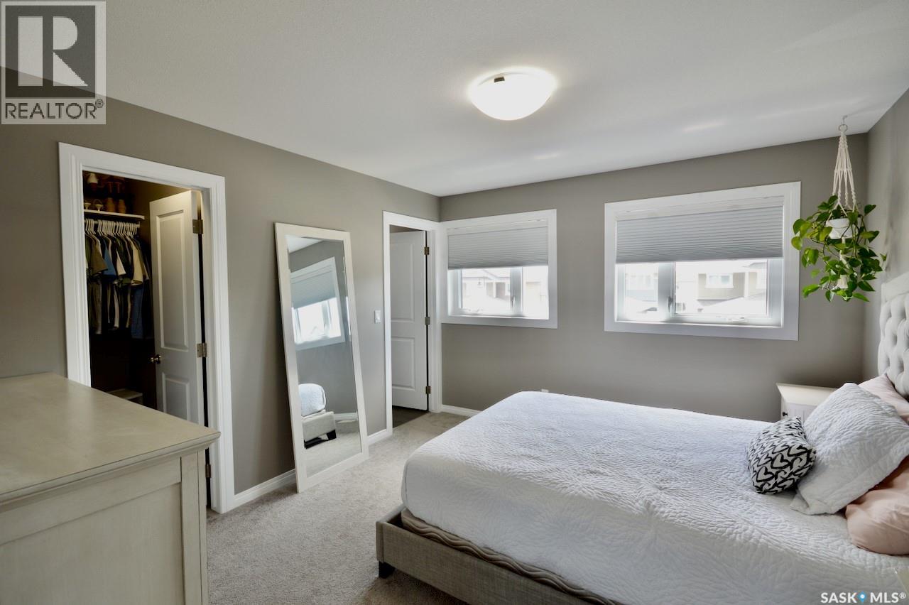 414 Veltkamp CRESCENT - 34