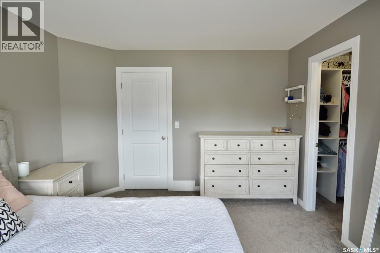 414 Veltkamp CRESCENT - 35