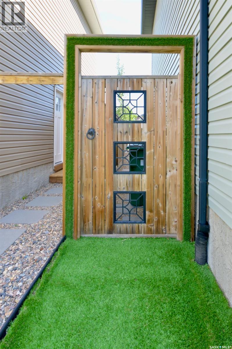 414 Veltkamp CRESCENT - 4