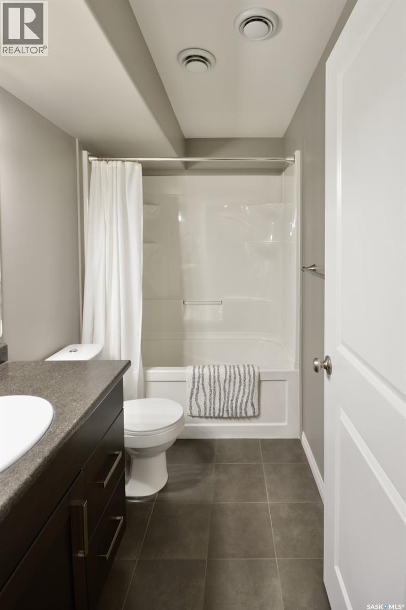 414 Veltkamp CRESCENT - 46