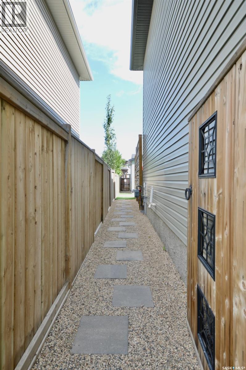 414 Veltkamp CRESCENT - 5