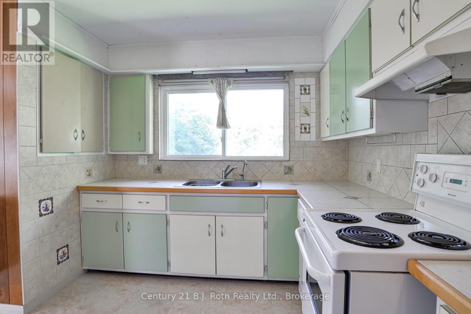4548 ORKNEY HEIGHTS - 9
