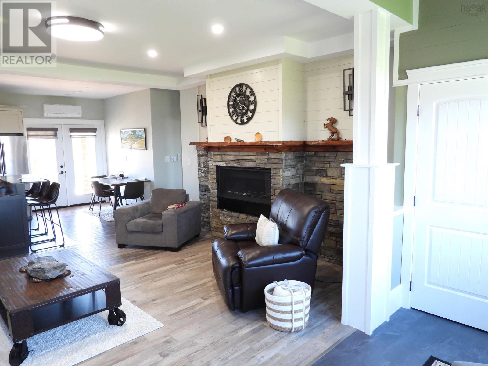 40 Old Oak Island Road - 10
