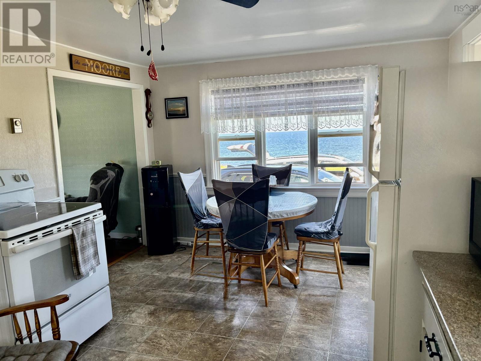 355 Red River Rd. - 21