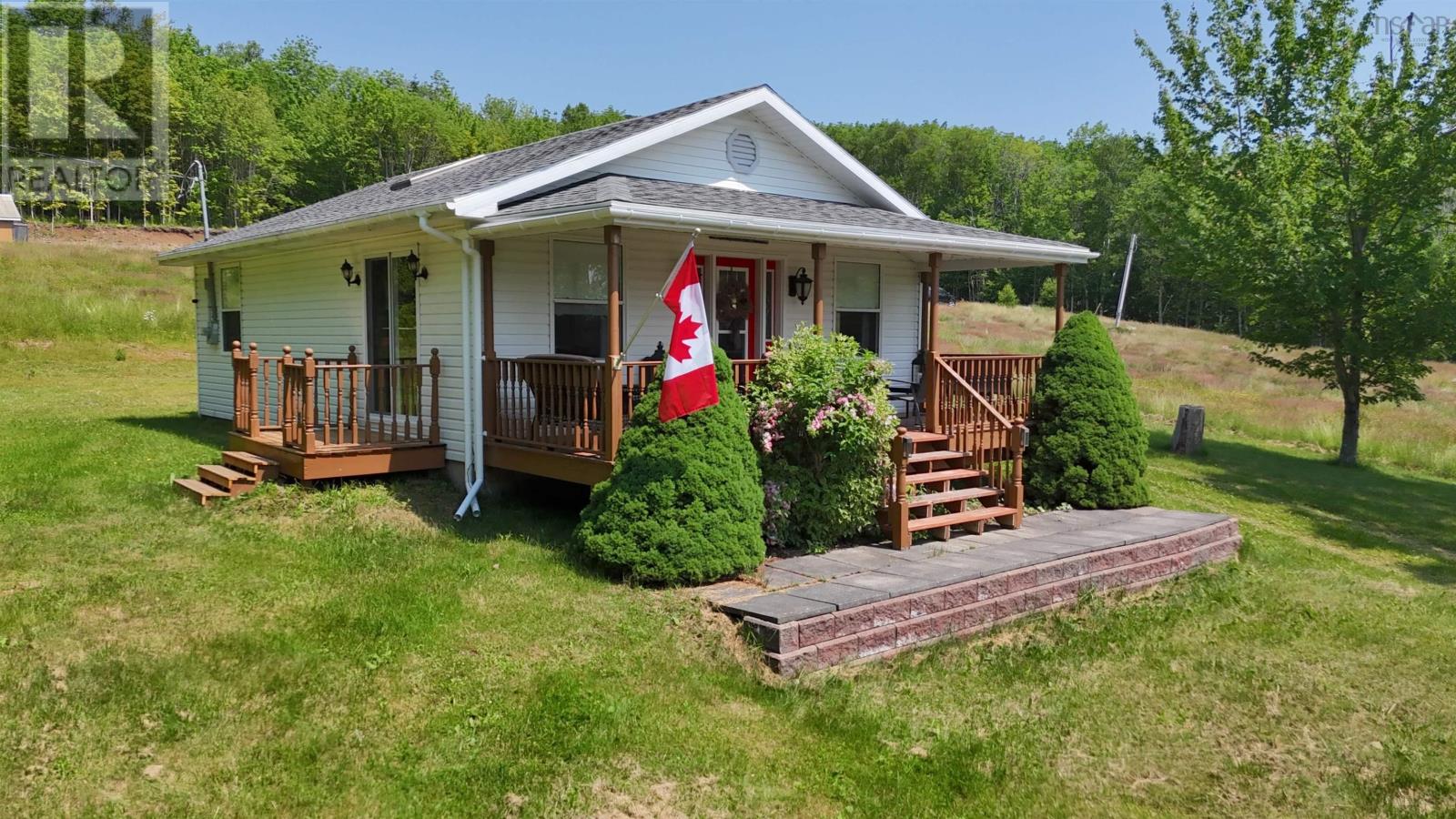 Property photo of 10369 105 Highway